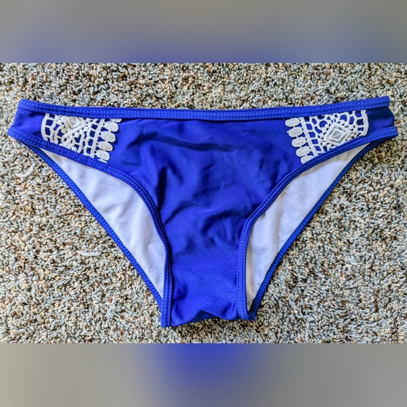 Swimsuit - Picture 3 of 3